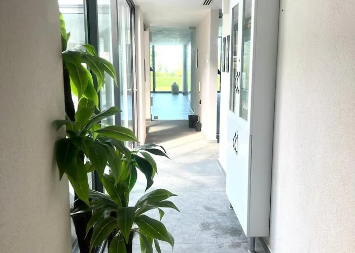 Retreat Block B1 Unit16 アパート