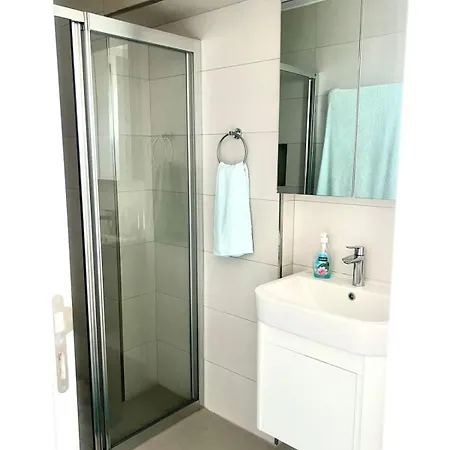 Apartment Retreat Block B1 Unit16 *